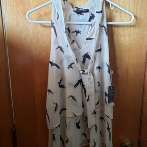 Sleeveless dress shirt